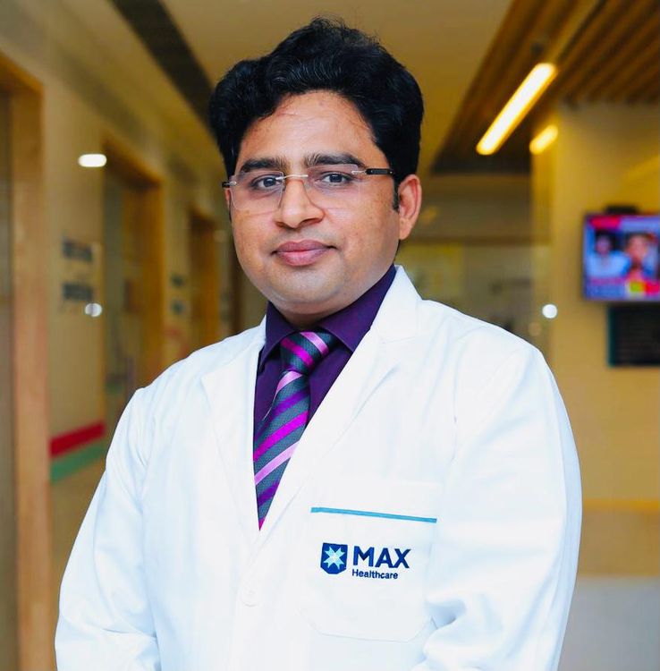 Dr. Akhilesh Yadav - Director - Orthopaedics & Joint Replacement - Orthopaedics & Joint Replacement