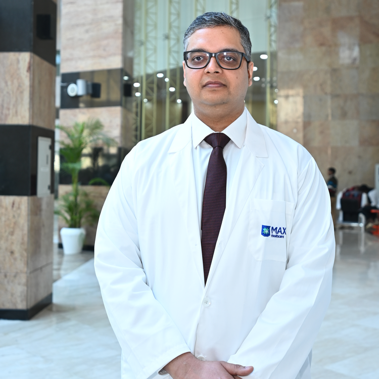 Dr. Divyanshu Dutt Dwivedi - Associate Director - Orthopaedics and Joint Replacement - Orthopaedics & Joint Replacement