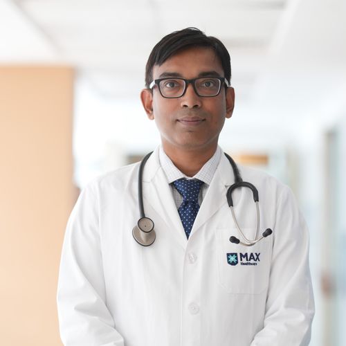 Dr. Ravi Kumar Singh -English - Senior Consultant - Nephrology -  