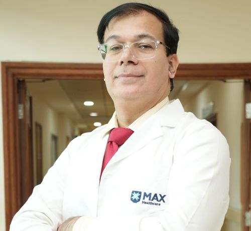 Dr. Bodhraj Dhawan - Principal Consultant - Ophthalmologist, Vitreoretina Surgeon, ROP & Uvea Specialist - Eye Care / Ophthalmology 