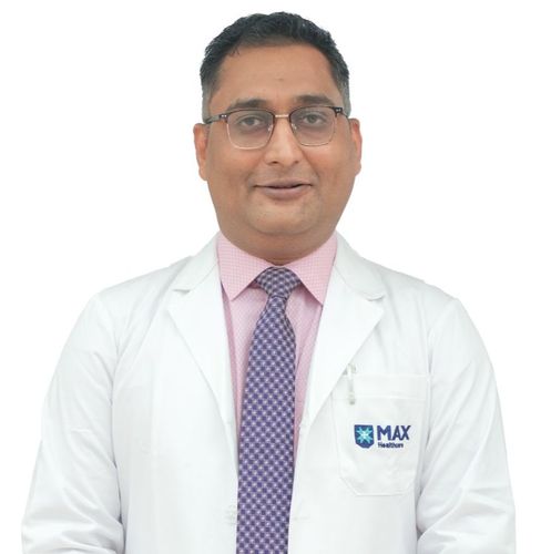 Dr. Chirag Jain -  Principal Consultant - Surgical Oncology - Surgical Oncology, Cancer Care / Oncology, Breast Cancer, Head & Neck Oncology, Robotic Surgery 