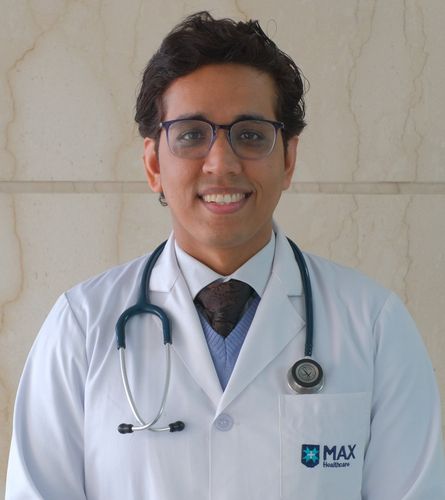 Dr Pravinkumar Pyarelal Rejliwal - Associate Consultant – Gastroenterology - Gastroenterology, Hepatology & Endoscopy