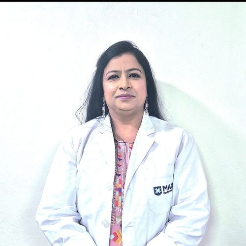 Dr. Smriti Goel - Principal Consultant - Ophthalmology & Senior Cataract and Refractive Surgeon - Eye Care / Ophthalmology 